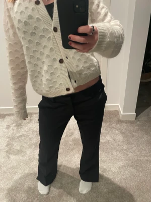 jättefina kostymbyxor - nästintill oanvända. från bikbok. passar mig som är 160 jättebra❣️