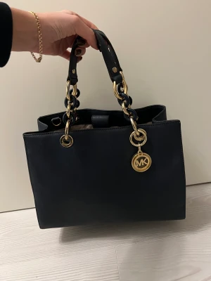 Väska Michael kors - Väska med märket Michael kors. 