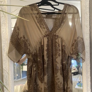 Mesh top - Såå fin att ha på stranden eller över något linne🥰