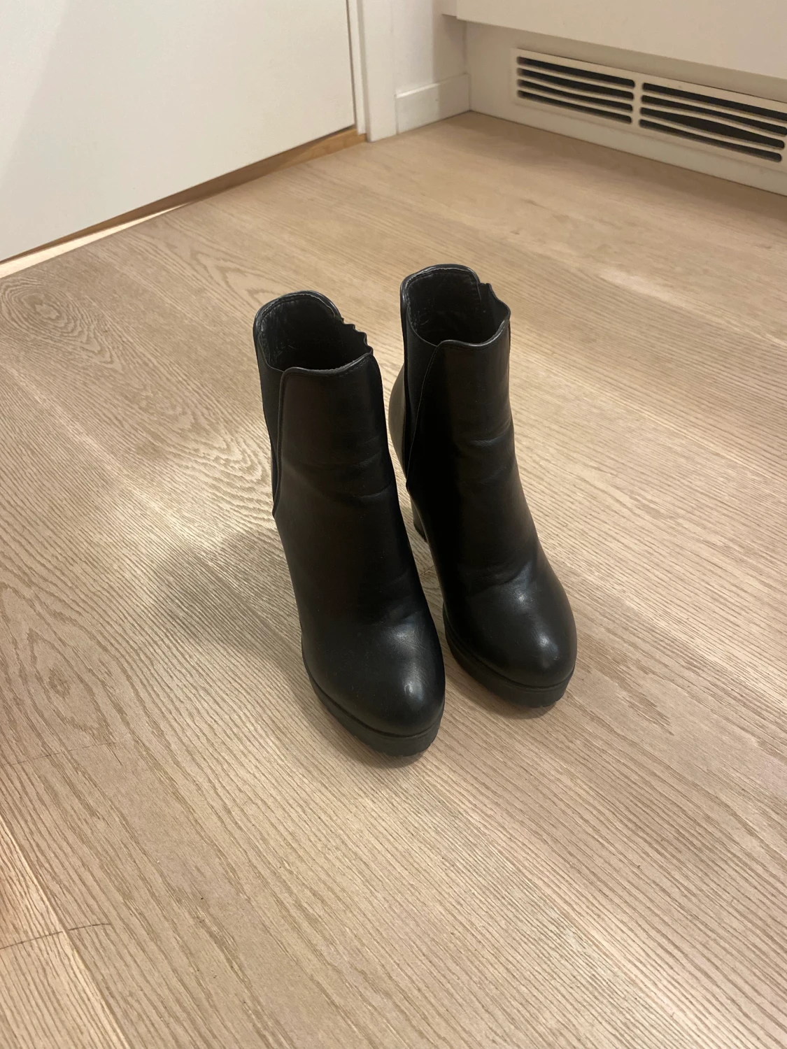Boots - 90