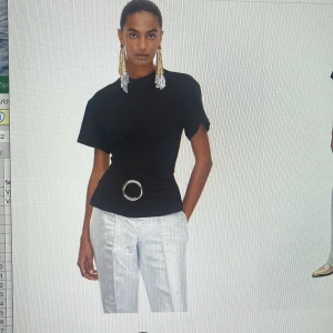 Rabanne T-shirt hm - Oanvänd lappen kvar