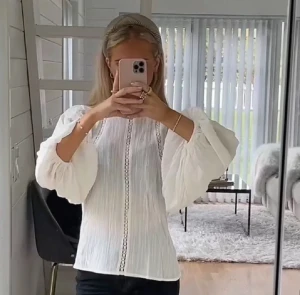 Super fin tröja - Kom aldrig till användning fast är super fin 