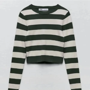 Randig topp , zara - Oanvänd randig topp från Zara i storlek S🥰✨
