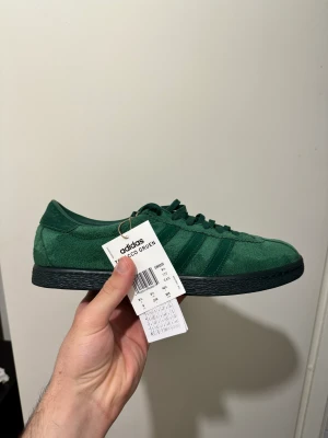 Adidas tobacco green  - Helt nya, testade bara 