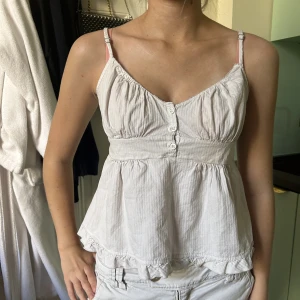 Brandy linne - Jättegulligt brandy linne som inte passar mig längre. Storlek onesize❤️