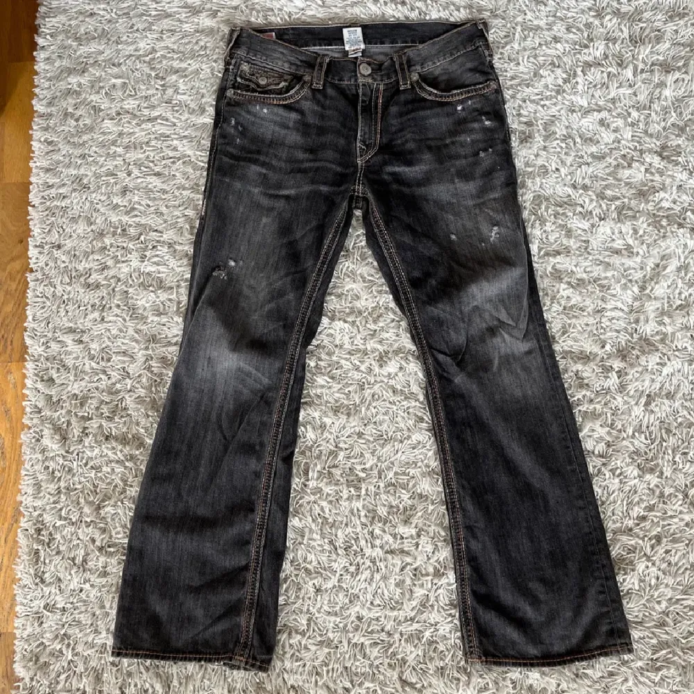 Skit feta bootcut double stitch true religion jeans fet färg till vintern, skriv om ni vill ha fler bilder eller undrar något! Pris kan diskuteras vid snabb affär.. Jeans & Byxor.