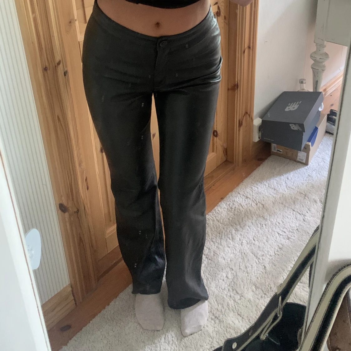 Lågmidjade skinnbyxor