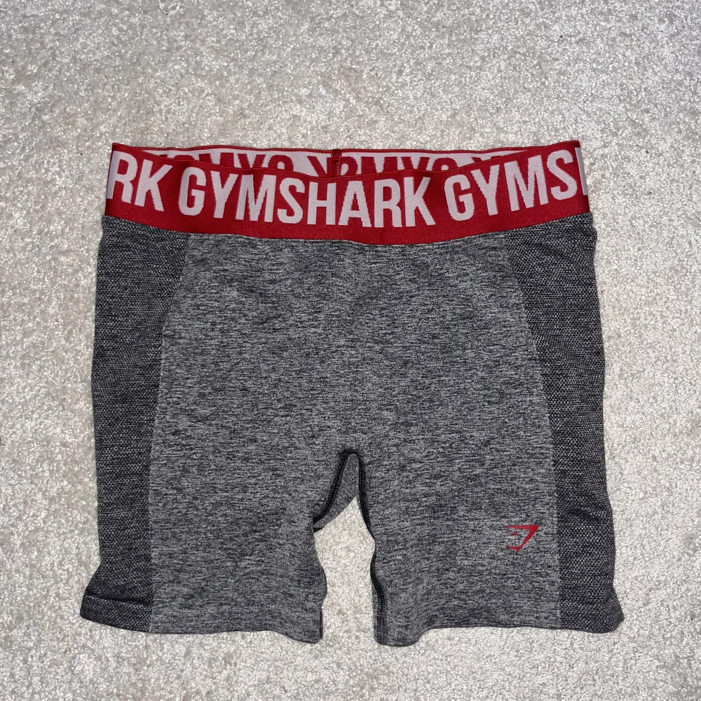 Ett par shorts från Gymshark som använts 2 gånger. Sjukt sköna att träna i. . Jeans & Byxor.