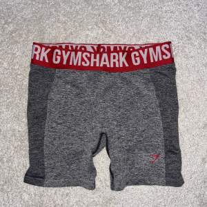 Ett par shorts från Gymshark som använts 2 gånger. Sjukt sköna att träna i. 