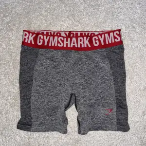 Ett par shorts från Gymshark som använts 2 gånger. Sjukt sköna att träna i. 