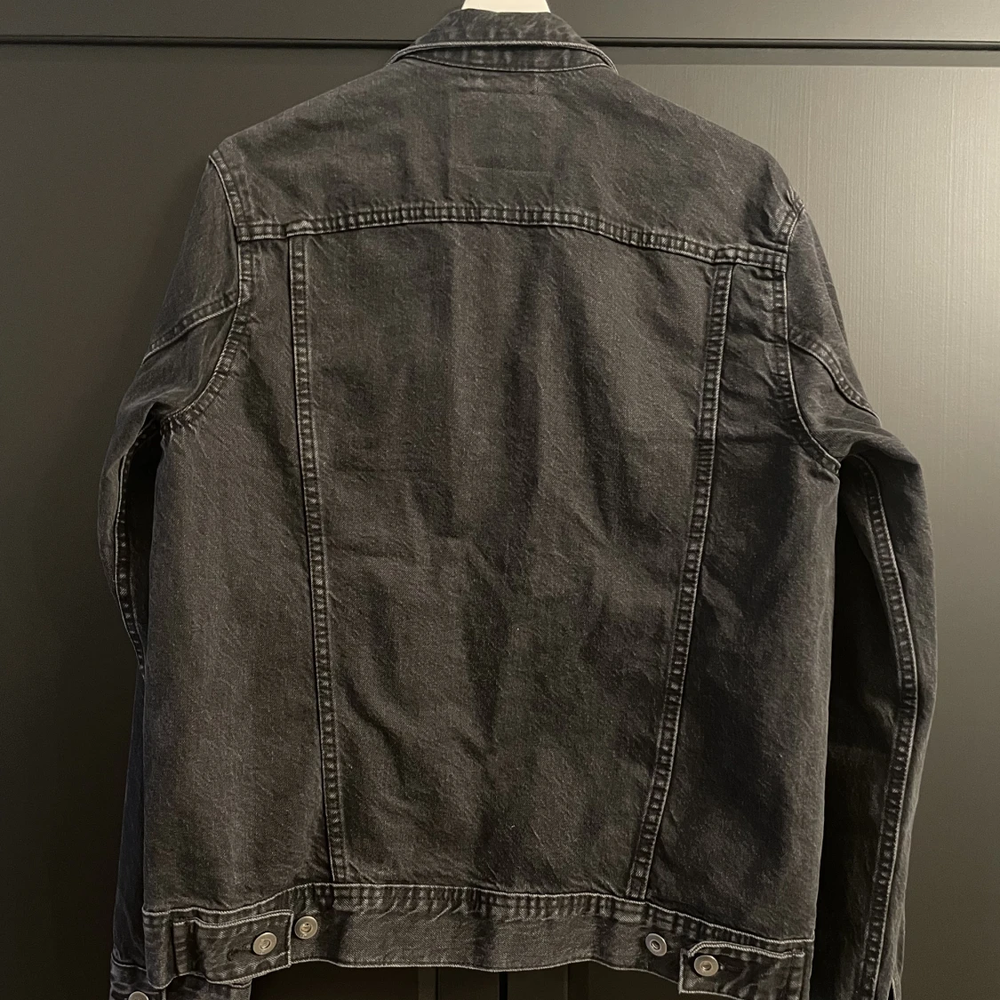 Svart jeansjacka  - 90