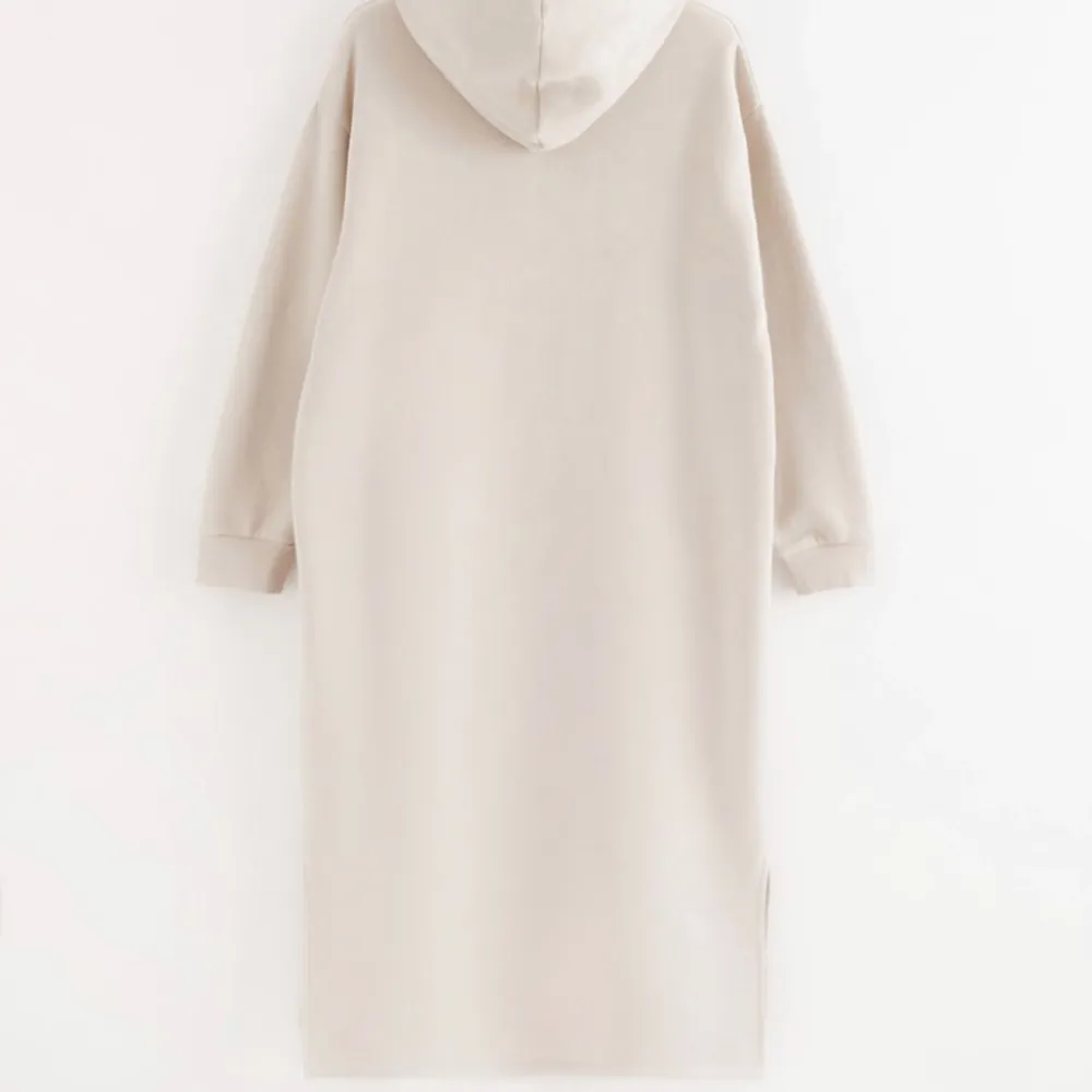 Söker denna klänning från Kappahl i storlek M! Vill du sälja kontakta mig! 🥰. Klänningar.