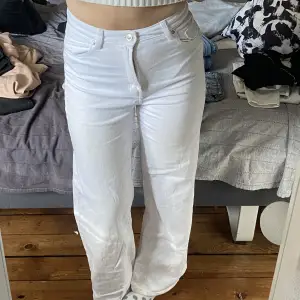 Snygga jeans från H&M. Jätte sköna!! 