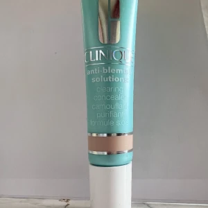 Clinique concealer shade 01 (10ml) - Har använt 1-2ggr , 