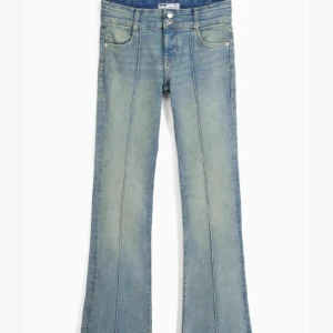 Beshka Jeans!❤️‍🔥 - Säljer mina jättepopulära beshka jeans då ja bara använt dom typ två gånger😚🥰💋storlek 38 men sitter som 36!