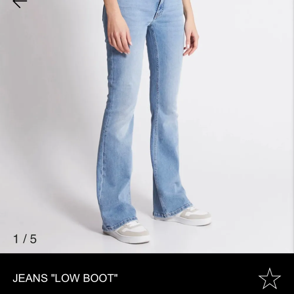 Jättesnygga lågmidjade jeans från lager 157💗säljer då de är för korta för mig som är 170, nästan aldrig använda💗. Jeans & Byxor.