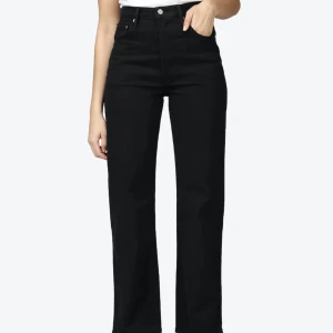 Levis ribcage jeans plus - Svarta jeans med extra hög midja.  Levis ribcage.  Storlek 16W motsvarar 46/48 