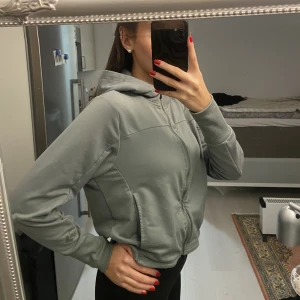 Träningströja  - Militärgrön träningströja 🫶🏼