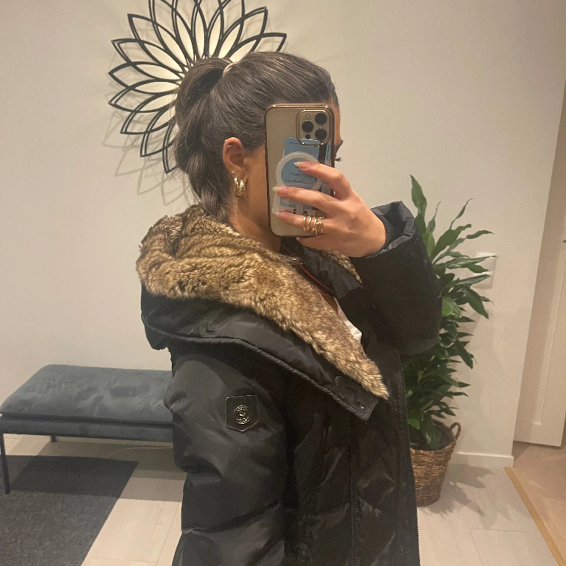 Oanvänd hollis jacka (stolek 34) 