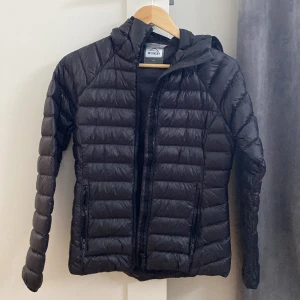 Mckinley jacka - En oanvänd Mckinley jacka utan några defekter. Den är ganska figursydd. Skriv för mer info/ bilder❤️