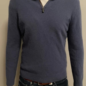 Massimo dutti tröja - Jättefin Massimo dutti tröja. Knappt använd och ett jätte fint skick 9/10 storlek s men passar även xs 