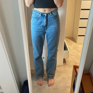 Weekday jeans - Säljer dessa Weekday jeans i modellen rowe, storlek 29/30, 100kr+frakt 