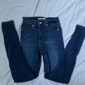 Levis jeans - Nyskick storlek 25 Skulle säga storlek XS