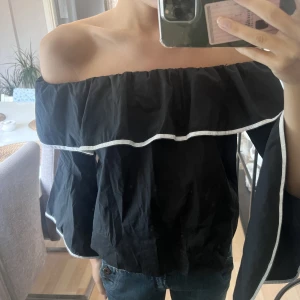 Topp - Of shoulder topp