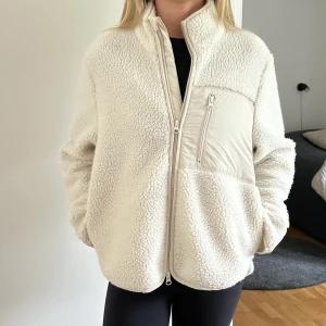 Pile jacket - En pile fleece jacka från A day’s march. I fint skick! Ord.pris 1395kr