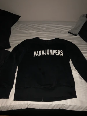 Parajumpers Tröja - En fin paramjumpers tröja som är i bra skicka 8/10