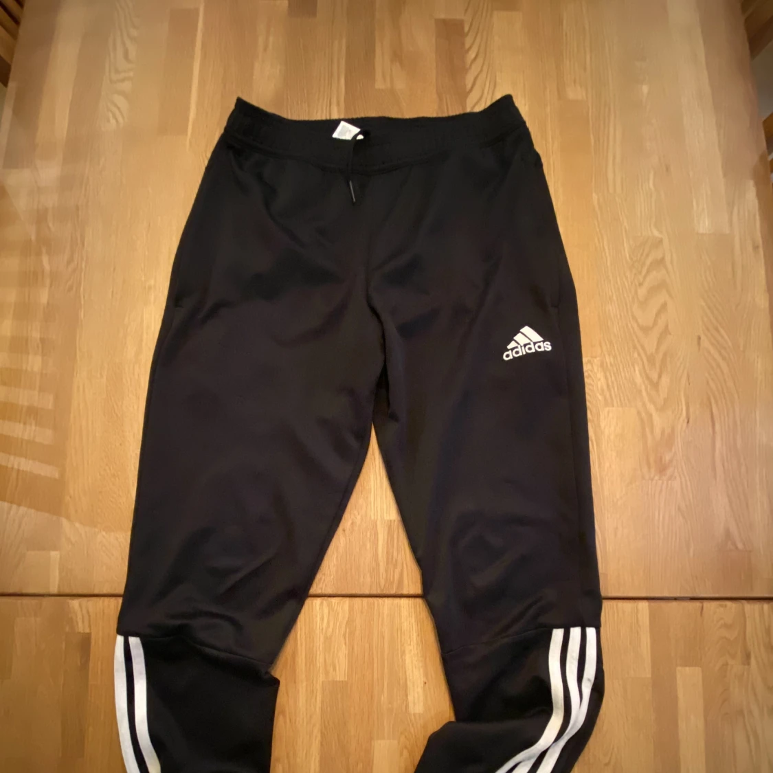 Adidas träningsbyxa