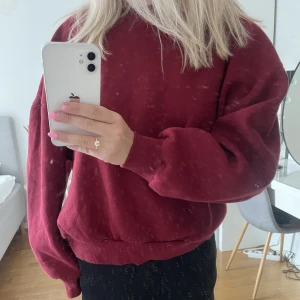 Röd tröja - Säljer min röda tröja från gina 