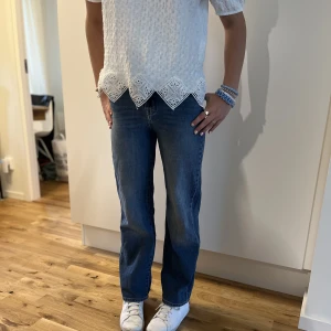 Säljer dessa fin jeans!🙏 - Jeansen är ifrån ONLY och de är jätte snygga på !!💕