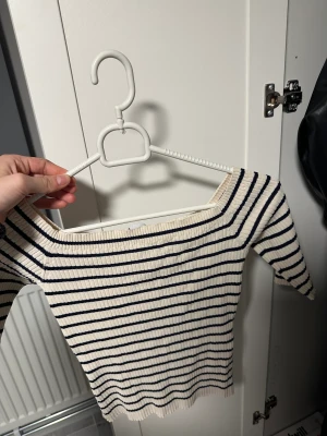 off shoulders topp - off shoulders topp från zara, använd gärna köp nu