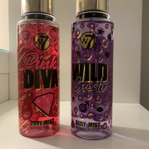 Body mists - Body mista från W7. En i lukten pink diva och en annan i wild crush. De luktar supergott men de kommer inte till användning då jag har exakt samma två. Helt oanvända.