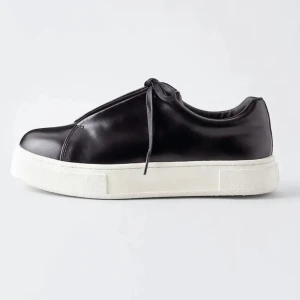 Eytys doja  - Jättesnygga eytys i superbra skick! Köptes för 2000 och säljer för 800❤️skriv för egna bilder!