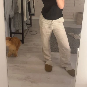 Linnebyxor  - Skitfina linnebyxor från arket som tyvärr blivit förstora för mig🩷