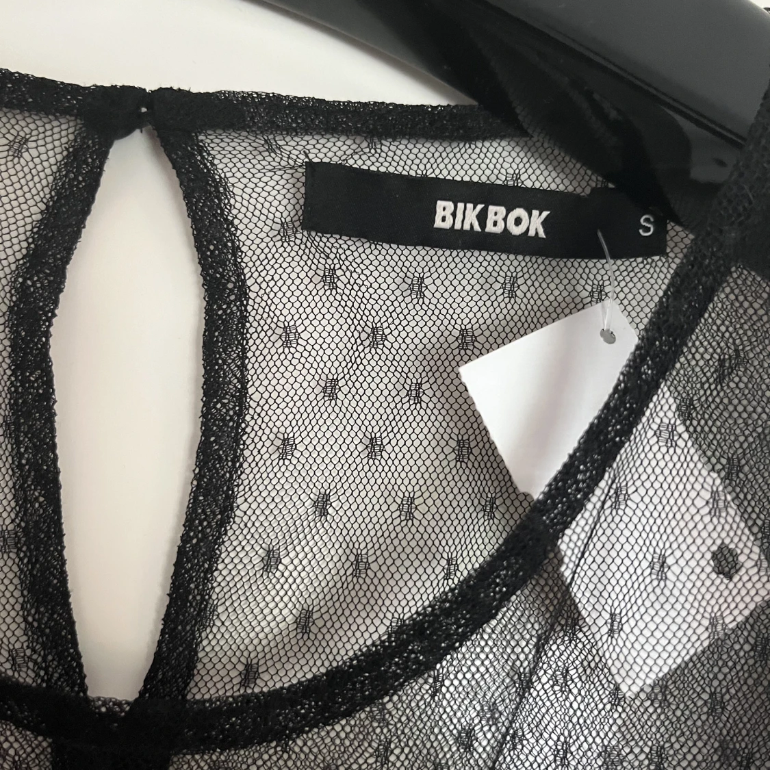 Genomskinlig topp med spets! - 90