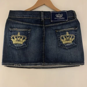 VICTORIA BECKHAM KJOL - victoria beckham kjol, stl L men passar M mer skulle jag säga🫶