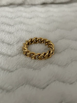 Ring edblad - Är mellan 17.5mm och 18.mm. Vet inte exakta mått