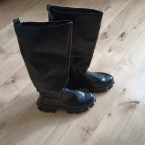 Faux leather NA-KD knee high boots, nearly new. 