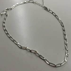 Kedje halsband - Endast använd en gång 🩷köpte för 59kr från h&m 🫶🏼