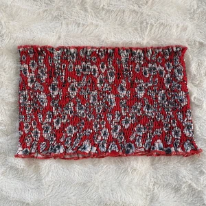 Topp Gina Tricot - Söt bandeau topp från Gina i fint skick! ❤️