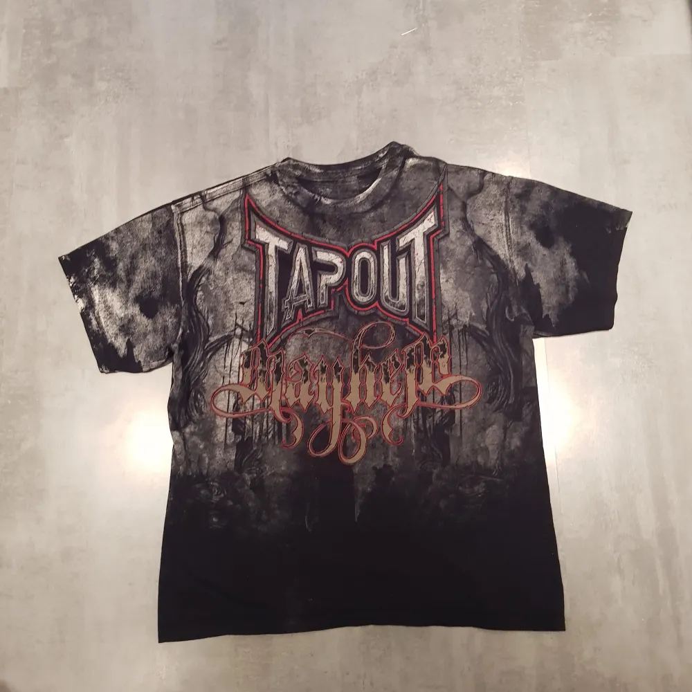 Sjuuuk Tapout tröja använder den inte för behöver pengar, skön material också‼ {tar emot byten} DM för med frågor. T-shirts.