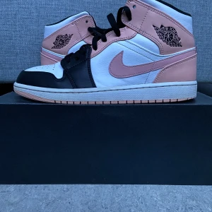 Jordan 1’ Crimson Tint - Cond 8/10 Storlek 44