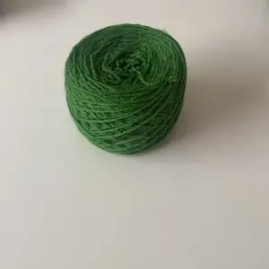 Grönt garn. 100 g