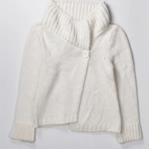 Kofta - Vit stickad kofta