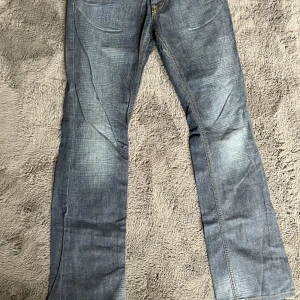 Lågmidjade jeans  - Superfina fornarina lågmidjade jeans, aldrig använda. Storlek 30 men passar även 27-30 då de är små i storleken.💓