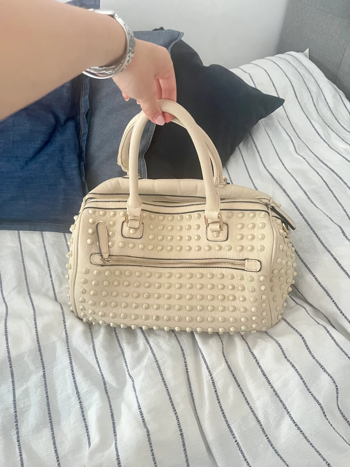 Valetinoliknande väska