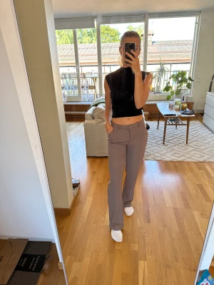 Kostymbyxor  - Kostymbyxor från lager 157. 